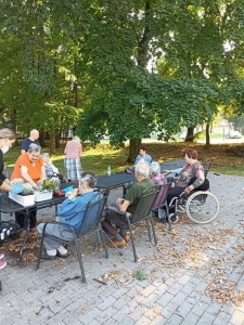 Posezení na zahradě