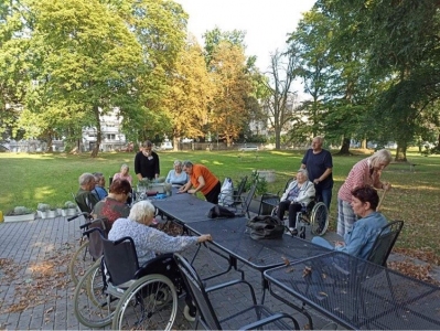 Posezení na zahradě