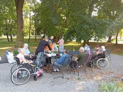 Posezení na zahradě
